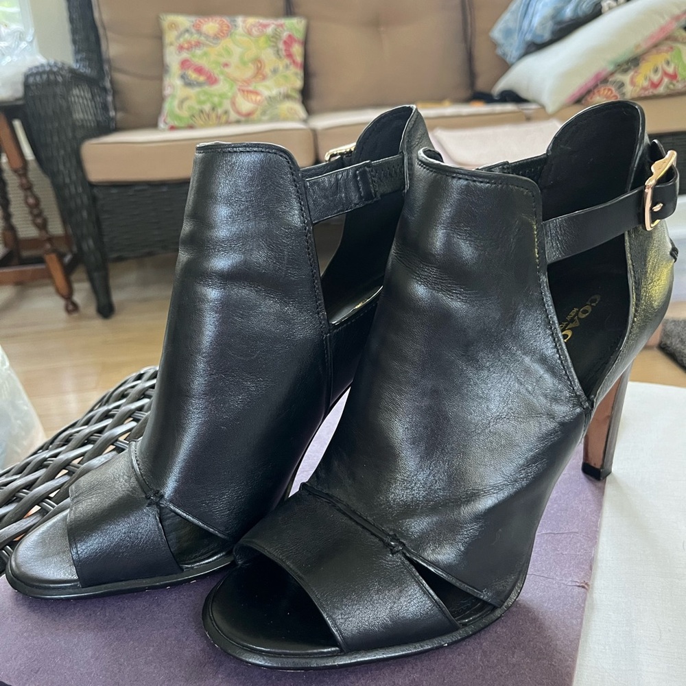 Coach Idena Peep Toe Heels in Black leather. 9.5